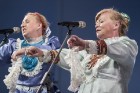 XXV Vispārējo latviešu dziesmu un XV deju svētku ietvaros pirmdien, 1. jūlijā, Lielajā Ģildē notika mazākumtautību kolektīvu koncertuzvedums Zem viena 19