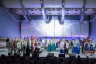 XXV Vispārējo latviešu dziesmu un XV deju svētku ietvaros pirmdien, 1. jūlijā, Lielajā Ģildē notika mazākumtautību kolektīvu koncertuzvedums Zem viena 55