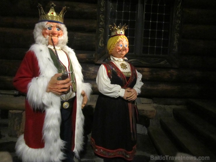 Mākslīgi izveidotajā alā, kas ved uz Troļļu zāles restorānu, reālistiski atveidoti norvēģu folkloras elementi. Mākslīgi izveidotajā alā, kas ved uz Troļļu zāles restorānu, reālistiski atveidoti norvēģu folkloras elementi. 97769