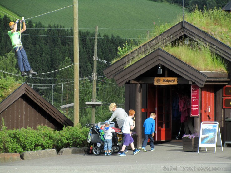 Tradicionāla izskata ēkas. 97789