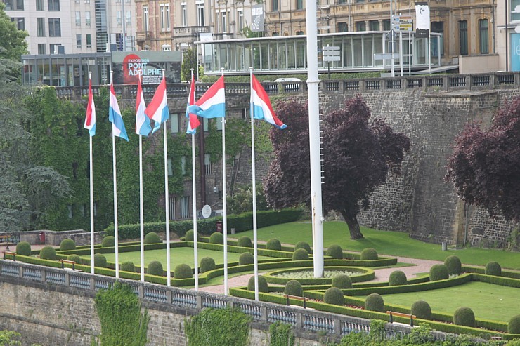 Nacionālā diena Luksemburgā tiek svinēta 23. jūnijā, kas ir gada lielākā un krāšņākā balle visā valstī. Foto sponsors: www.sixt.lv 97797