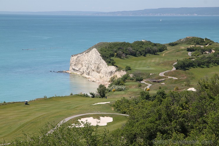 Bulgārija piedāvā pasaules klases golfa laukumu «Thracian Cliffs Golf & Beach Resort». Foto sponsors: www.goadventure.lv 98746