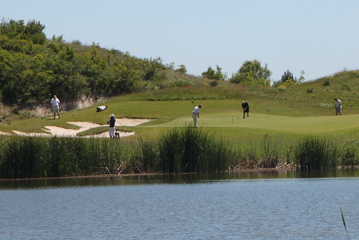 Bulgārija piedāvā pasaules klases golfa laukumu «Thracian Cliffs Golf & Beach Resort». Foto sponsors: www.goadventure.lv 98757