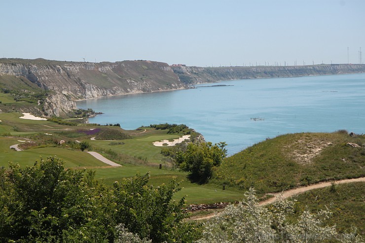 Bulgārija piedāvā pasaules klases golfa laukumu «Thracian Cliffs Golf & Beach Resort». Foto sponsors: www.goadventure.lv 98758