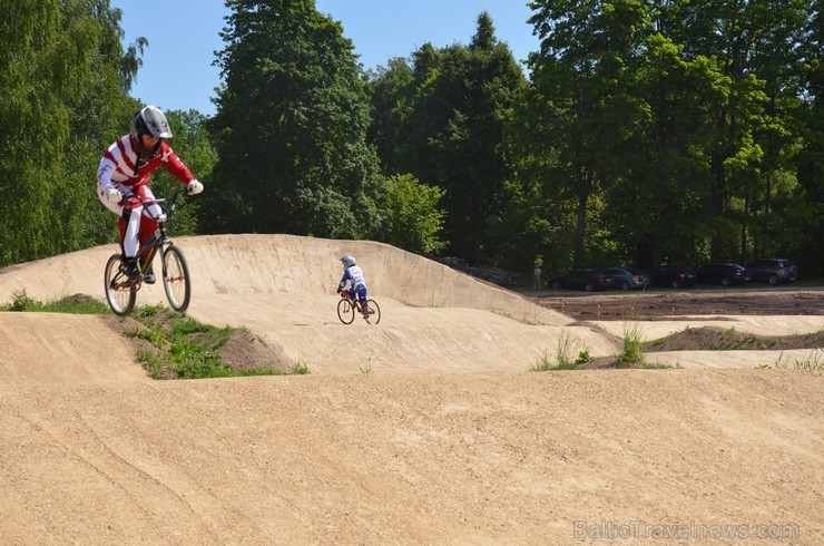 6. jūlijā plkst. 12.00 Preiļu pilsētā pie parka dīķiem tika atklāta aktīvās atpūtas zona un jauna BMX velotrase, kas vietējiem reģiona bērniem un jaun 6. jūlijā plkst. 12.00 Preiļu pilsētā pie parka dīķiem tika atklāta aktīvās atpūtas zona un jauna BMX velotrase, kas vietējiem reģiona bērniem un jaun 98776