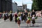 XXV Vispārējo latviešu Dziesmu un XV Deju svētku gājiens - bildēs meklē sevi vai savu kolektīvu. 80