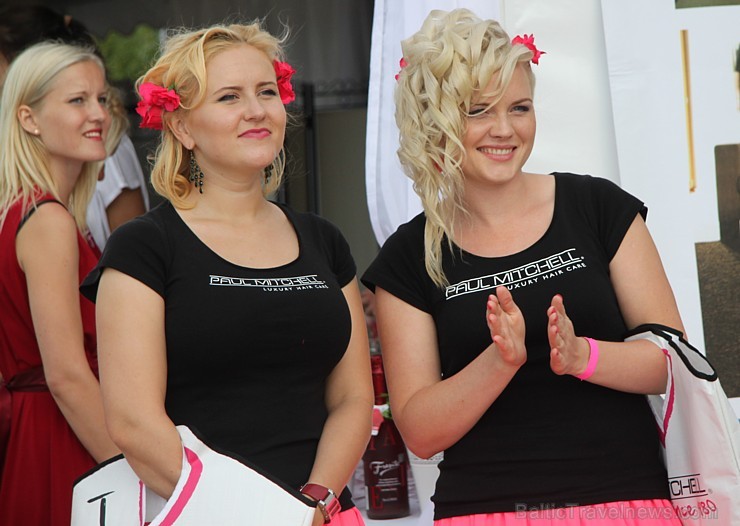 Blondīnu festivāls «Go Blonde 2013». Foto sponsors: www.hoteljurmala.lv 99451