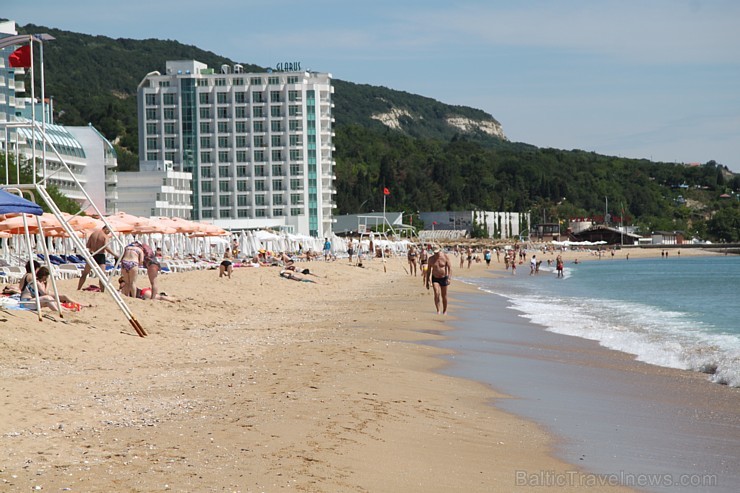 Bulgārijas Melnās jūras piekrastes pludmales ir viena no lētākām alternatīvām saulei, smiltīm un peldei, ja Latvijā sākas lietus periods. Foto sponsor 99806