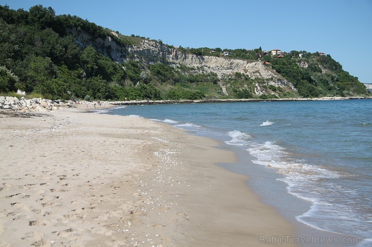 Bulgārijas Melnās jūras piekrastes pludmales ir viena no lētākām alternatīvām saulei, smiltīm un peldei, ja Latvijā sākas lietus periods. Foto sponsor 99809