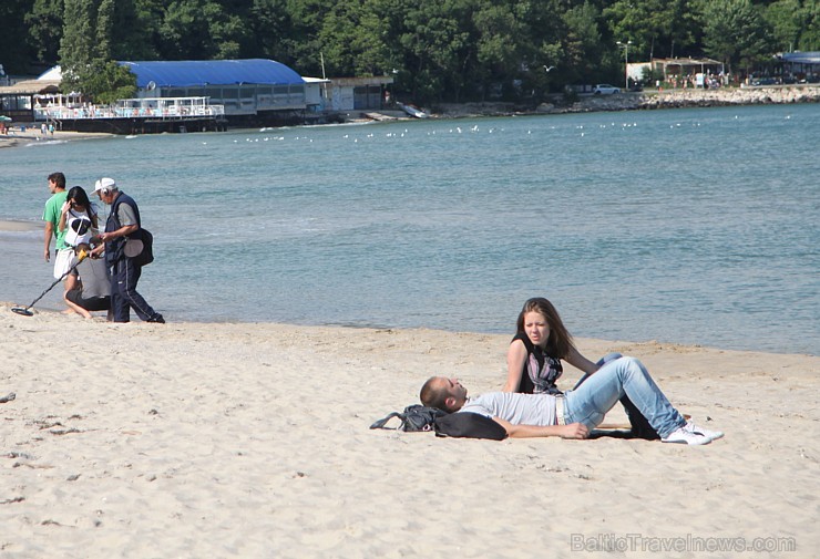 Bulgārijas Melnās jūras piekrastes pludmales ir viena no lētākām alternatīvām saulei, smiltīm un peldei, ja Latvijā sākas lietus periods. Foto sponsor 99813