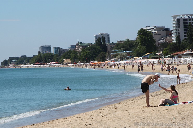 Bulgārijas Melnās jūras piekrastes pludmales ir viena no lētākām alternatīvām saulei, smiltīm un peldei, ja Latvijā sākas lietus periods. Foto sponsor 99815