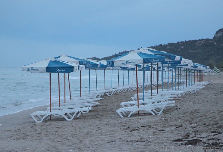 Bulgārijas Melnās jūras piekrastes pludmale vēlā vakara stundā. Foto sponsors: www.GoAdventure.lv 99817
