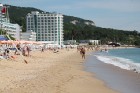 Bulgārijas Melnās jūras piekrastes pludmales ir viena no lētākām alternatīvām saulei, smiltīm un peldei, ja Latvijā sākas lietus periods. Foto sponsor 13
