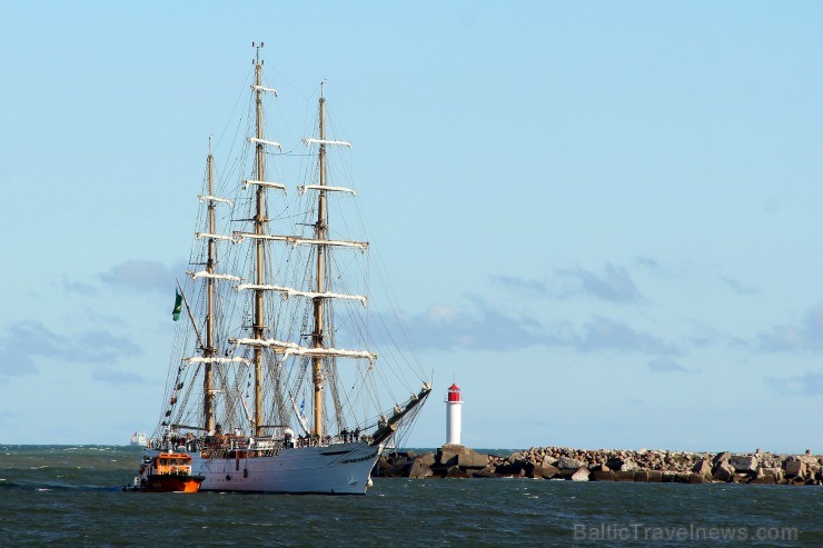 Starptautiskās burukuģu un jahtu regates The Tall Ships Races 2013 dalībnieki pirms došanās uz Rīgu ieradās Ventspilī, kur tos varēja apskatīt Ostas i 101297