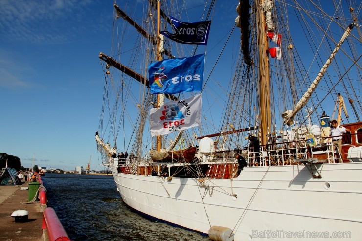 Starptautiskās burukuģu un jahtu regates The Tall Ships Races 2013 dalībnieki pirms došanās uz Rīgu ieradās Ventspilī, kur tos varēja apskatīt Ostas i 101302