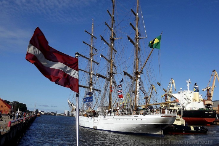 Starptautiskās burukuģu un jahtu regates The Tall Ships Races 2013 dalībnieki pirms došanās uz Rīgu ieradās Ventspilī, kur tos varēja apskatīt Ostas i 101304