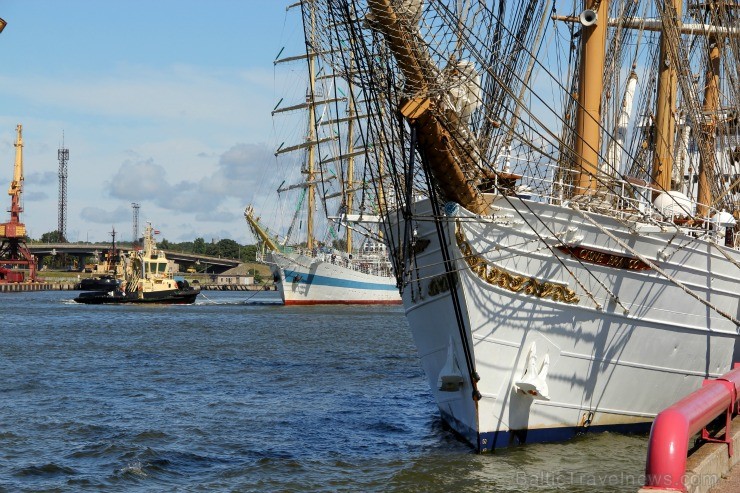 Starptautiskās burukuģu un jahtu regates The Tall Ships Races 2013 dalībnieki pirms došanās uz Rīgu ieradās Ventspilī, kur tos varēja apskatīt Ostas i 101329