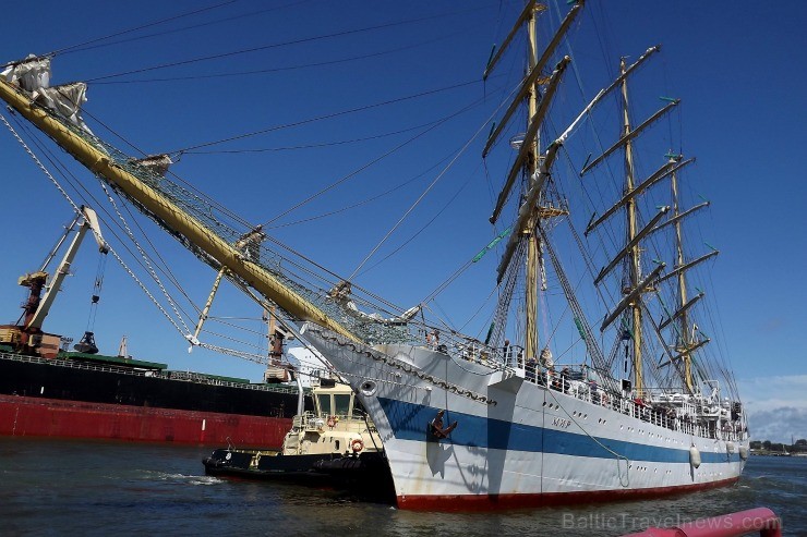 Starptautiskās burukuģu un jahtu regates The Tall Ships Races 2013 dalībnieki pirms došanās uz Rīgu ieradās Ventspilī, kur tos varēja apskatīt Ostas i 101331