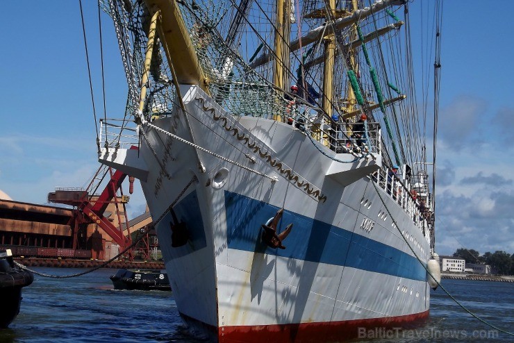 Starptautiskās burukuģu un jahtu regates The Tall Ships Races 2013 dalībnieki pirms došanās uz Rīgu ieradās Ventspilī, kur tos varēja apskatīt Ostas i 101333