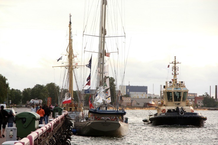 Starptautiskās burukuģu un jahtu regates The Tall Ships Races 2013 dalībnieki pirms došanās uz Rīgu ieradās Ventspilī, kur tos varēja apskatīt Ostas i 101344
