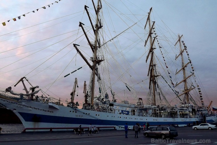 Starptautiskās burukuģu un jahtu regates The Tall Ships Races 2013 dalībnieki pirms došanās uz Rīgu ieradās Ventspilī, kur tos varēja apskatīt Ostas i 101350