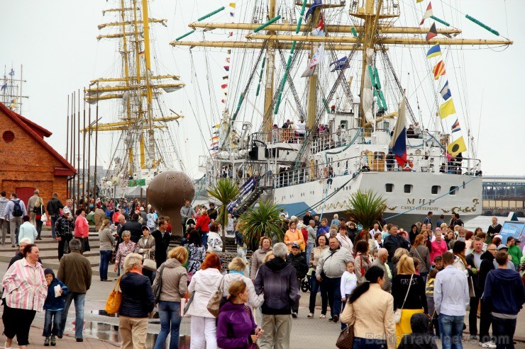 Starptautiskās burukuģu un jahtu regates The Tall Ships Races 2013 dalībnieki pirms došanās uz Rīgu ieradās Ventspilī, kur tos varēja apskatīt Ostas i 101359