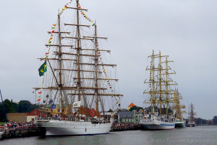 Starptautiskās burukuģu un jahtu regates The Tall Ships Races 2013 dalībnieki pirms došanās uz Rīgu ieradās Ventspilī, kur tos varēja apskatīt Ostas i 101366