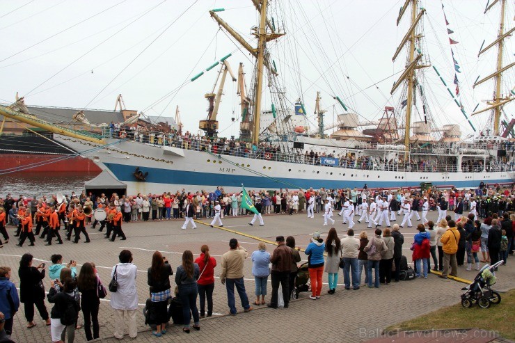 Starptautiskās burukuģu un jahtu regates The Tall Ships Races 2013 dalībnieki pirms došanās uz Rīgu ieradās Ventspilī, kur tos varēja apskatīt Ostas i 101390