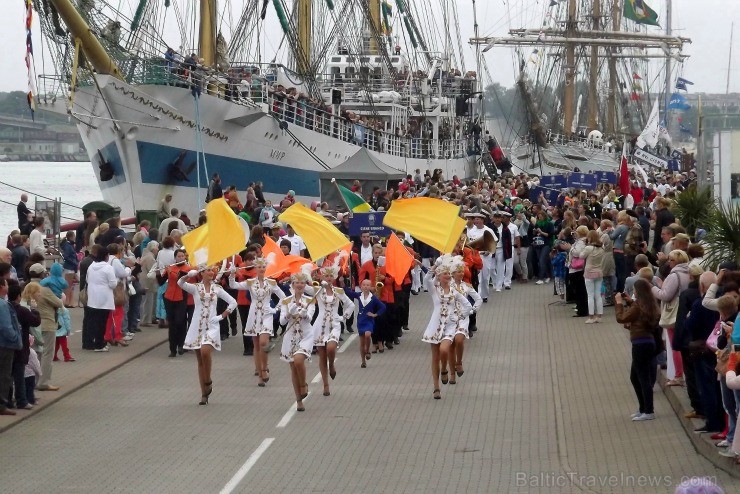 Starptautiskās burukuģu un jahtu regates The Tall Ships Races 2013 dalībnieki pirms došanās uz Rīgu ieradās Ventspilī, kur tos varēja apskatīt Ostas i 101394