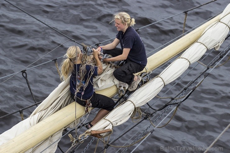 «The Tall Ships Races» pirmās dienas aktivitātes Rīgā pulcē tūkstošiem apmeklētāju 101517