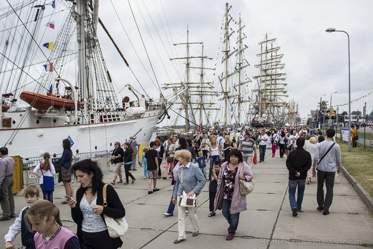 «The Tall Ships Races» pirmās dienas aktivitātes Rīgā pulcē tūkstošiem apmeklētāju 101522