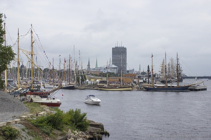 «The Tall Ships Races» pirmās dienas aktivitātes Rīgā pulcē tūkstošiem apmeklētāju 101527