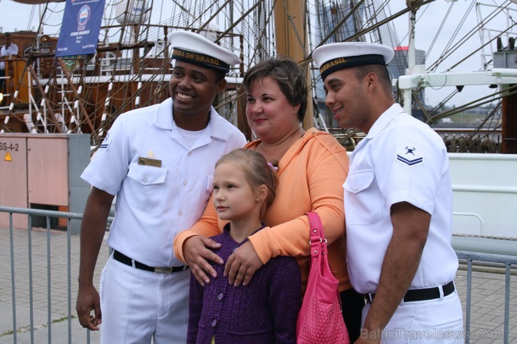 The Tall Ships Races 2013 laikā apmeklētājiem paredzētas dažādas aktivitātes - arī fotogrāfēšanās kopā ar regates dalībniekiem 101481