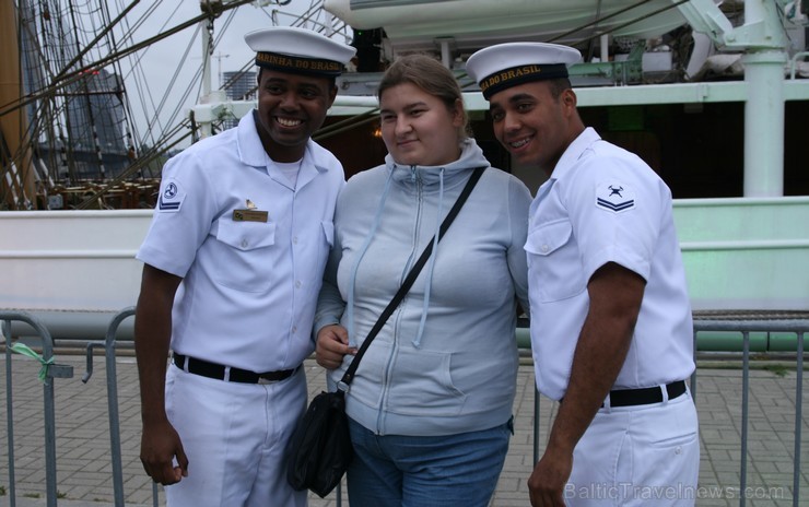 The Tall Ships Races 2013 laikā apmeklētājiem paredzētas dažādas aktivitātes - arī fotogrāfēšanās kopā ar regates dalībniekiem 101484