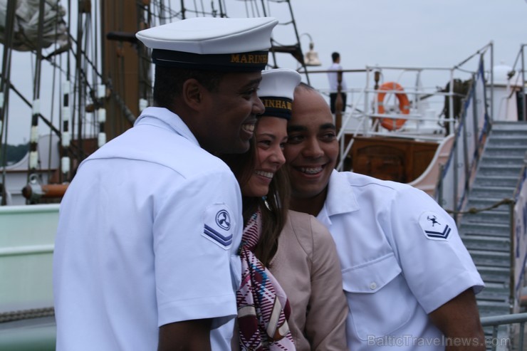The Tall Ships Races 2013 laikā apmeklētājiem paredzētas dažādas aktivitātes - arī fotogrāfēšanās kopā ar regates dalībniekiem 101495