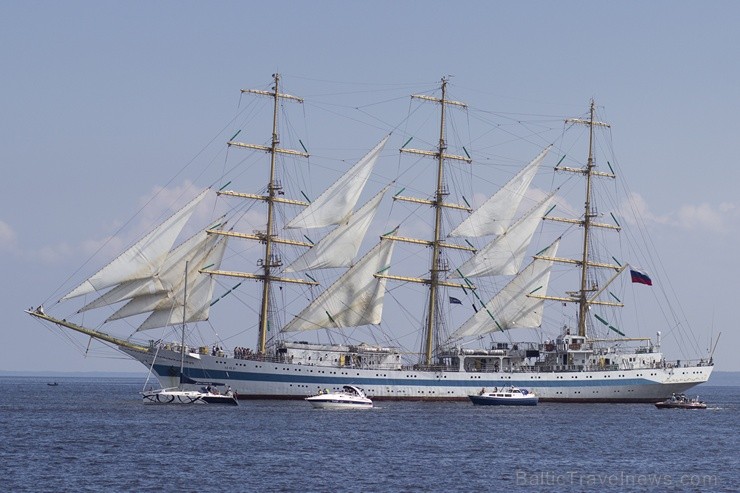 Ar buru parādi noslēdzas regates «The Tall Ships Races 2013» Rīgas posms 101767