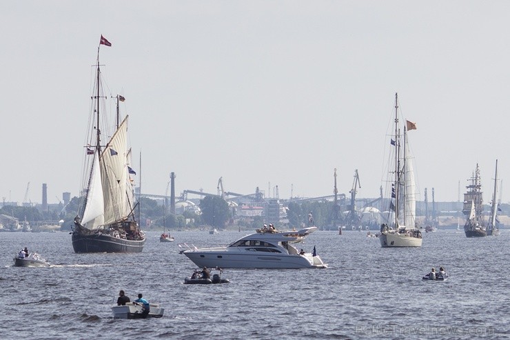 Ar buru parādi noslēdzas regates «The Tall Ships Races 2013» Rīgas posms 101781