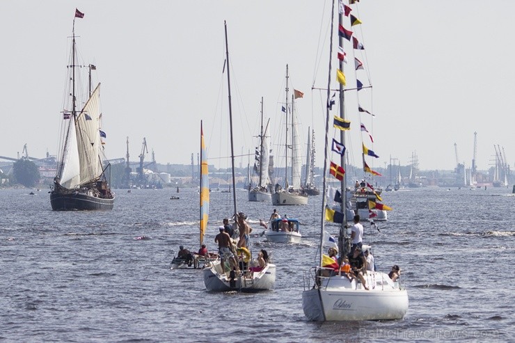 Ar buru parādi noslēdzas regates «The Tall Ships Races 2013» Rīgas posms 101782