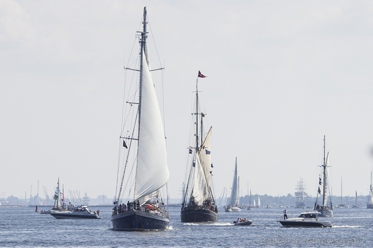 Ar buru parādi noslēdzas regates «The Tall Ships Races 2013» Rīgas posms 101788