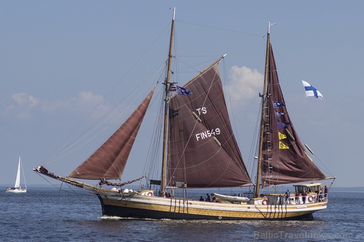 Ar buru parādi noslēdzas regates «The Tall Ships Races 2013» Rīgas posms 101807
