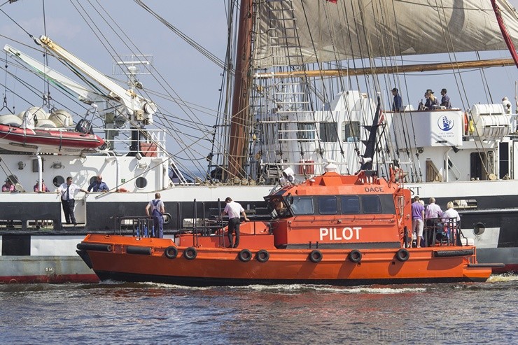 Ar buru parādi noslēdzas regates «The Tall Ships Races 2013» Rīgas posms 101841