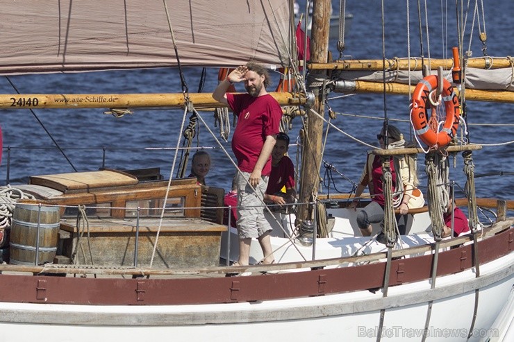 Ar buru parādi noslēdzas regates «The Tall Ships Races 2013» Rīgas posms 101849