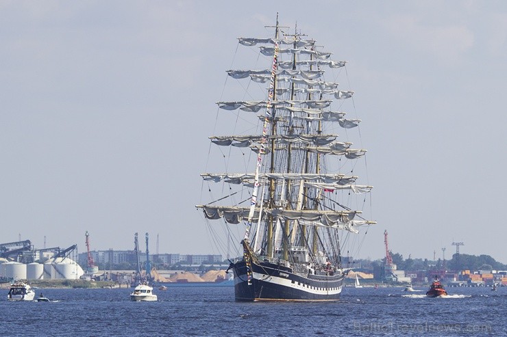 Ar buru parādi noslēdzas regates «The Tall Ships Races 2013» Rīgas posms 101853