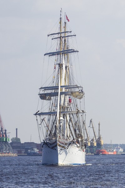 Ar buru parādi noslēdzas regates «The Tall Ships Races 2013» Rīgas posms 101854