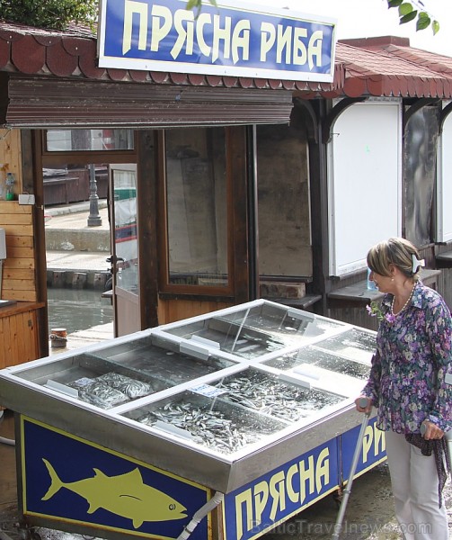Daudzas svaigas zivis var iegādāties Melnās jūras krastā. Foto sponsors: www.GoAdventure.lv 102106