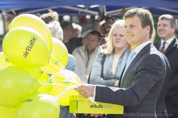 Latvijas nacionālās aviokompānijas airBaltic viceprezidents sabiedrisko attiecību jautājumos Jānis Vanags Latvijas nacionālās aviokompānijas airBaltic viceprezidents sabiedrisko attiecību jautājumos Jānis Vanags 103237