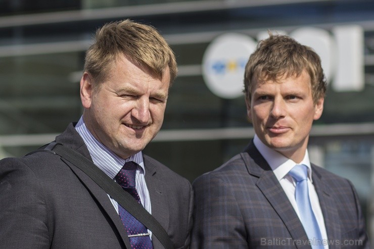 Travelnews.lv direktors Aivars Mackevičs un airBaltic viceprezidents sabiedrisko attiecību jautājumos Jānis Vanags Travelnews.lv direktors Aivars Mackevičs un airBaltic viceprezidents sabiedrisko attiecību jautājumos Jānis Vanags 103249
