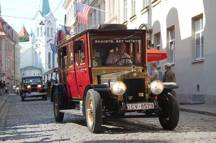 17.08.2013 Rīgas svētku ietvaros norisinājās gada lielākais seno spēkratu salidojums «Rīga Retro 2013». Foto sponsors: www.grandpalaceriga.com 103436