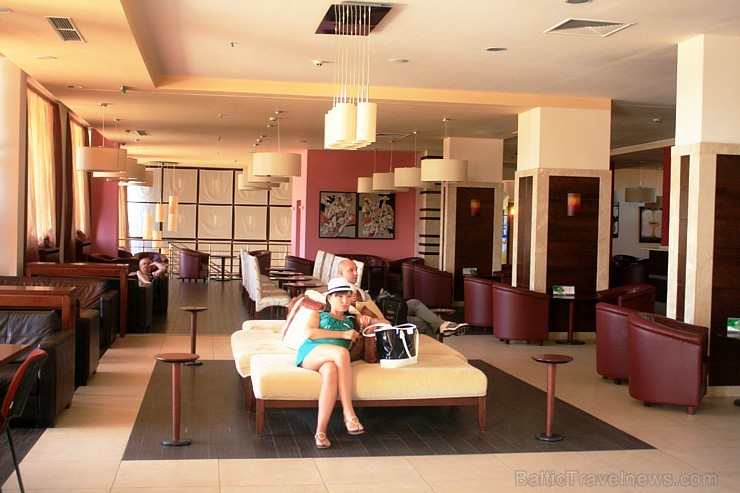 Vairāk nekā 120 dažādas viesnīcas, kuras ir izvietotas jūras krastā padara Saulaino krastu par brīnišķīgu oāzi.
Foto sponsors: www.novatours.lv 103923