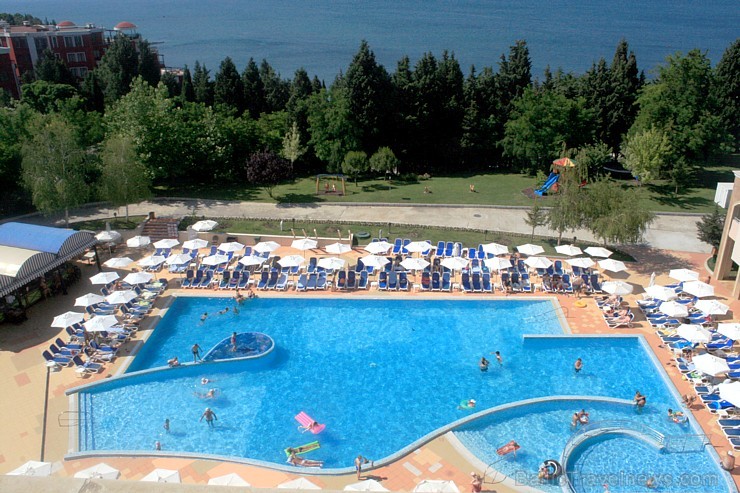 Vairāk nekā 120 dažādas viesnīcas, kuras ir izvietotas jūras krastā padara Saulaino krastu par brīnišķīgu oāzi.
Foto sponsors: www.novatours.lv 103929